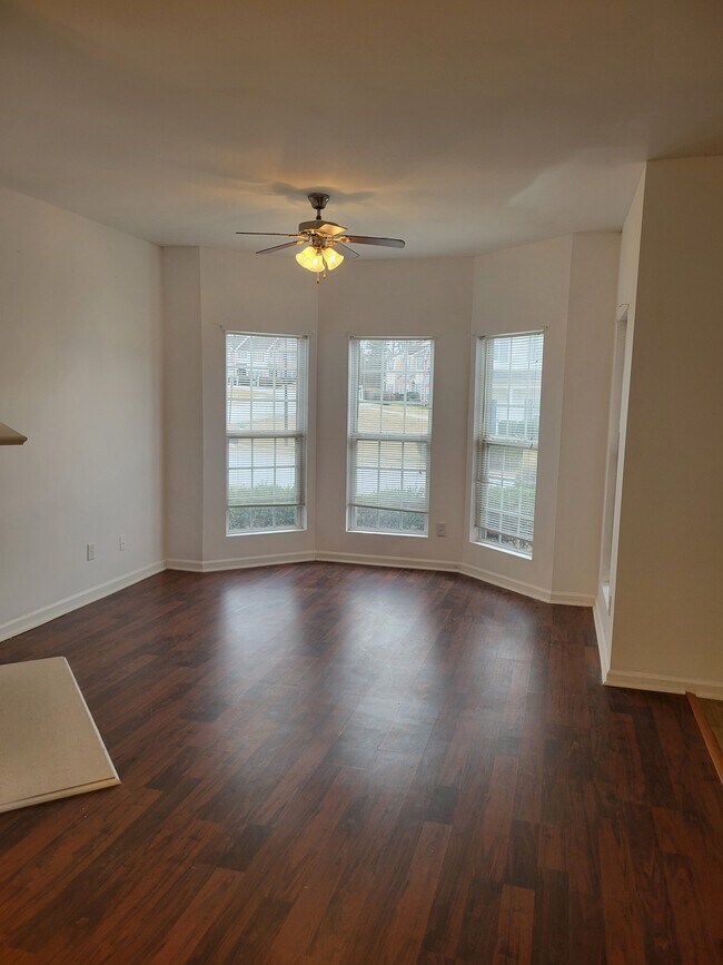 Photo - 5150 Oakley Commons Blvd