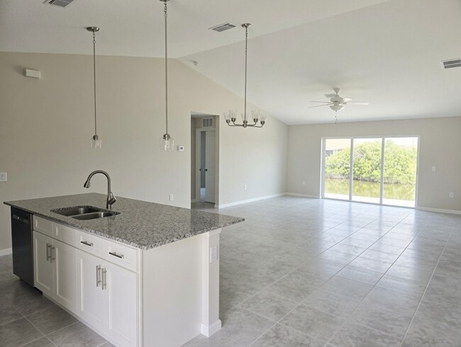 Photo - 318 NW 20th St