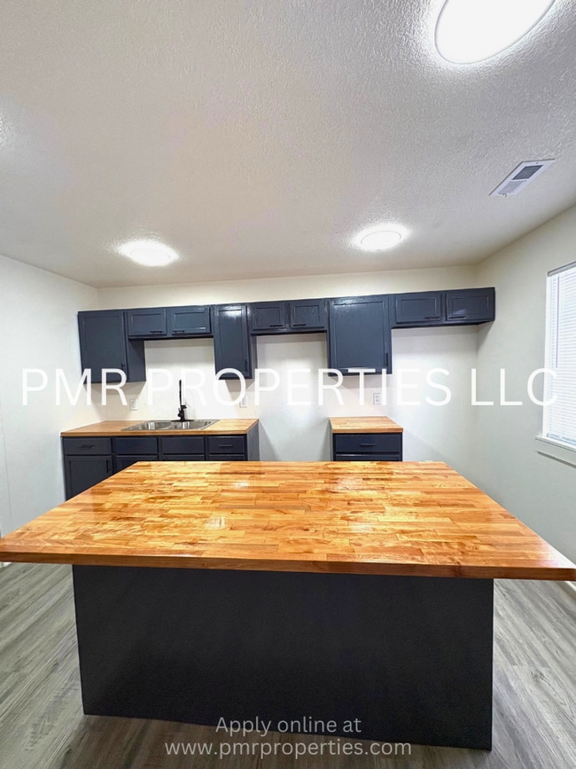 Photo - 3 Bedrooms/2 Bathroom House