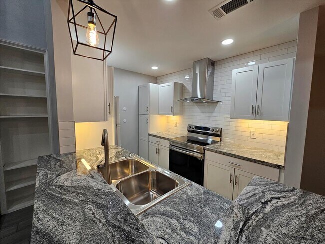 Photo - 2209 Singletree Ave