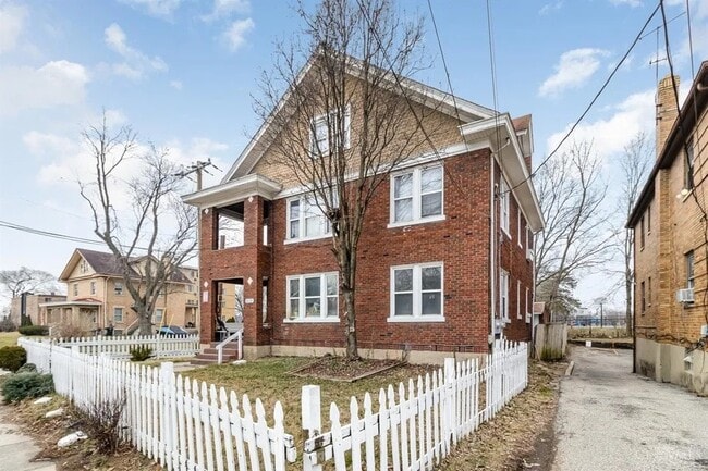 4829 Reading Rd, Unit 2 - 4829 Reading Rd, Townhome Unit 2
