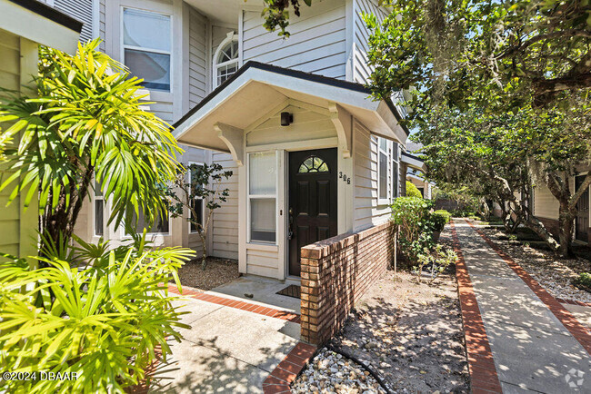 Building Photo - 596 N Nova Rd Unit 306 Rental