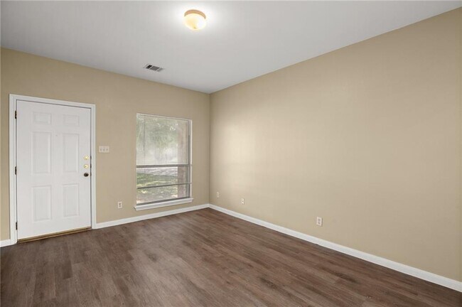 Photo - 250 Marvin Cove