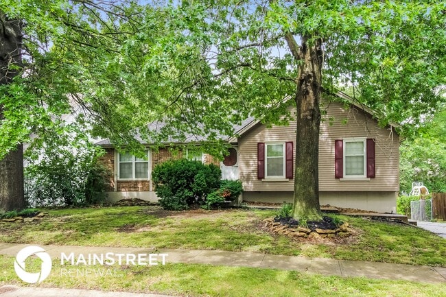 Photo - 200 NE Keystone Dr House