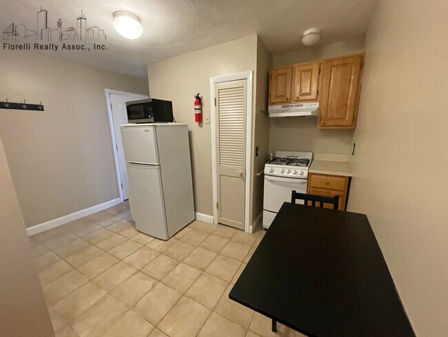 Building Photo - 18 Parmenter St Unit 1