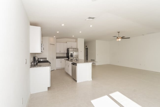 Photo - 4019 84th Ct E