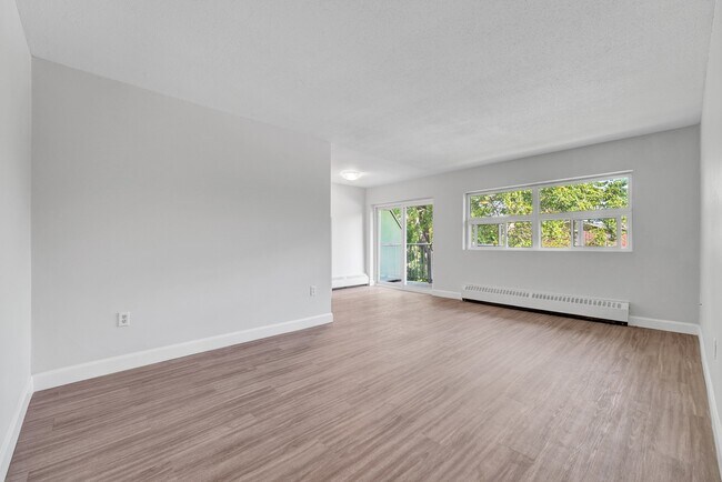 Photo - Huron Gardens