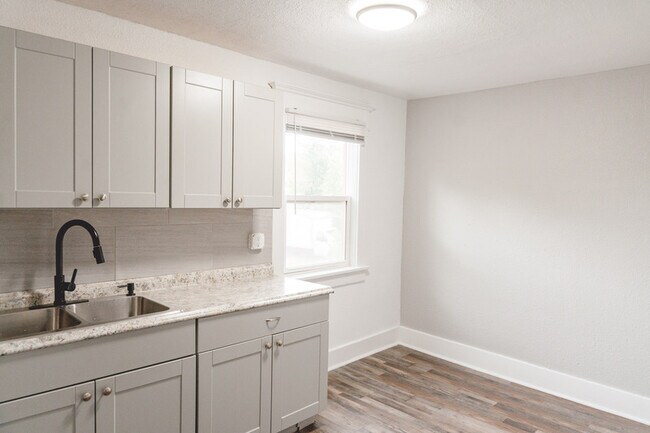 Photo - 2440 E Willamette Ave