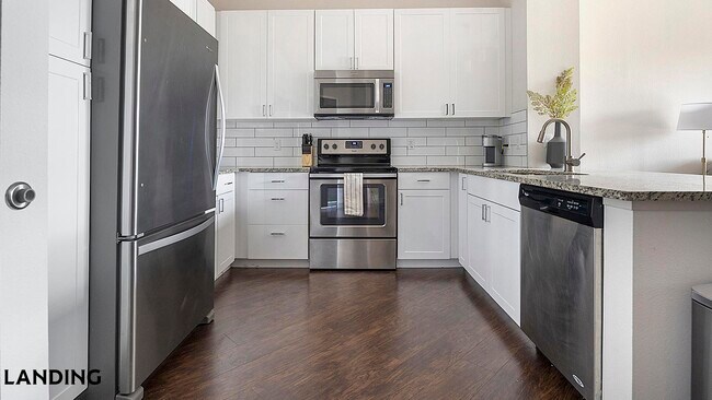 Photo - 2900 E 16th Ave Unidad 523