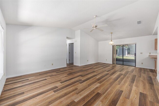 Photo - 6057 SE 39th Ave