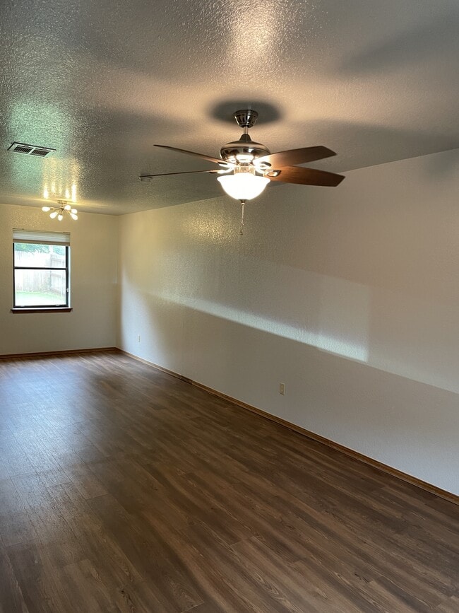 Photo - 110 N Baumann Ave