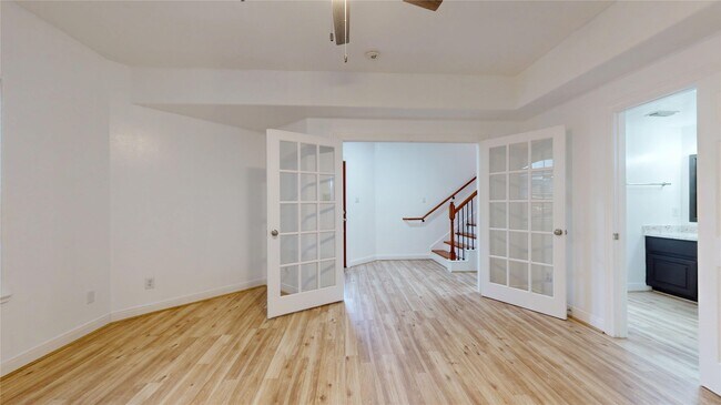 Photo - 328 Malone St