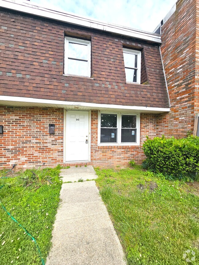 Building Photo - 545 Priscilla St Rental