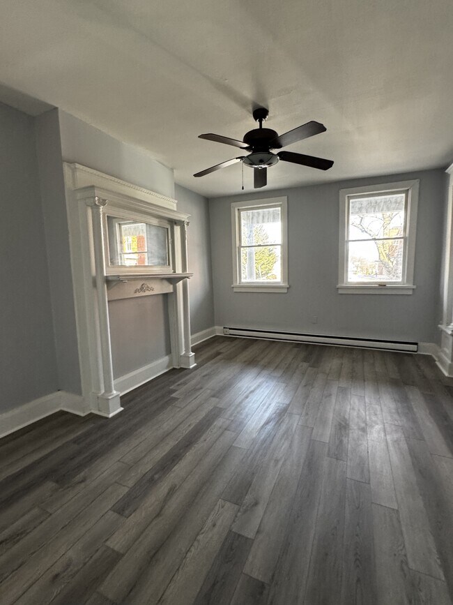 Photo - 225 W Martin St