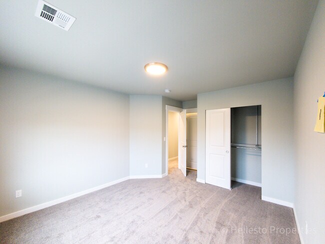 Photo - 2494 SW Coho St