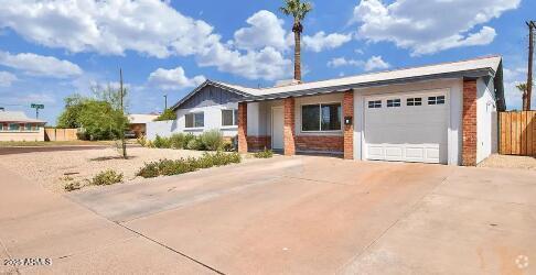 Building Photo - 6608 E Latham St Rental