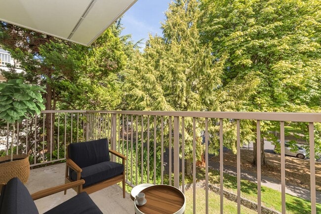 Photo - Vancouver Villa