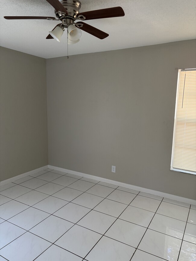 Photo - 1440 SW 41st Ave