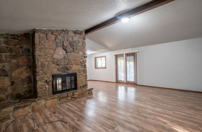 Photo - Great Location 3 Bed 2 Bath Home For Rent