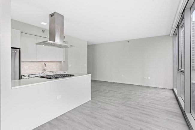 Photo - 17 E Huron St