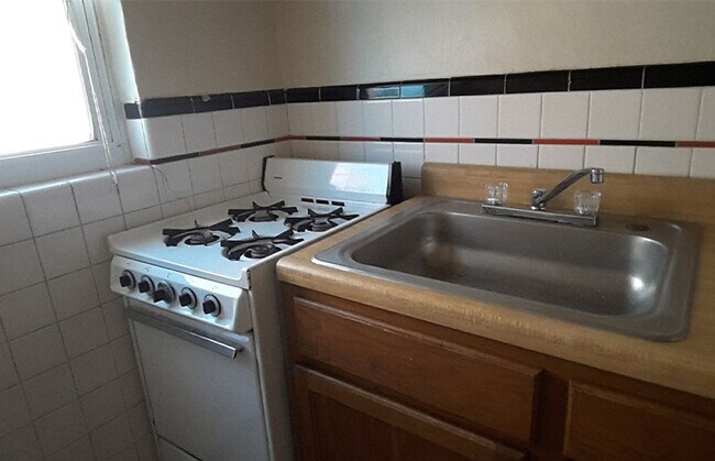 948 Ludlow Ave Unit 948-03