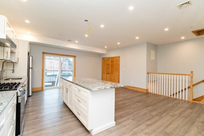 Photo - 411 Adams St Unit 3