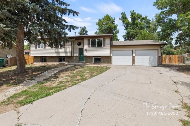Building Photo - Updated Split-Level Gem | 5BD, 3BA | Large... Rental