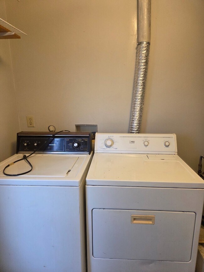 Photo - 315 N 1st St