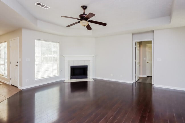Photo - 11 N Springfield Dr
