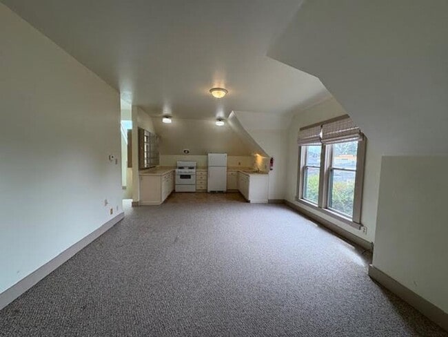 Photo - Arcata 3-Bedroom Victorian Apartment Unit 1492 H St, Apt A