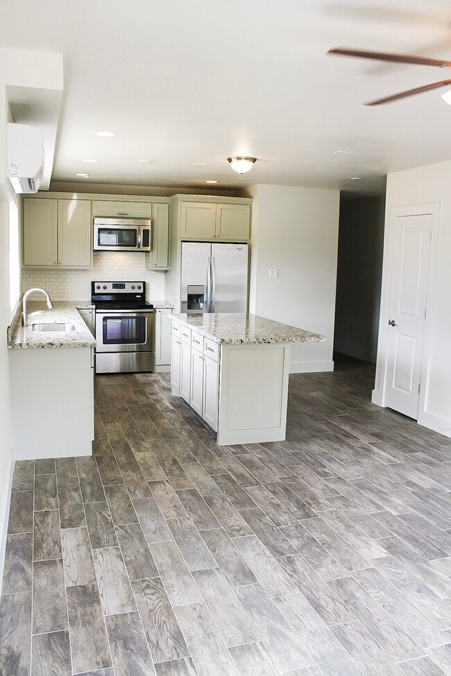 Photo - 1624 Sealy Ave