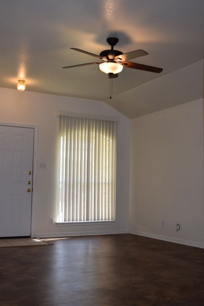 Photo - 2608Lucille Unidad B-STILL OCCUPIED BY RESIDENT