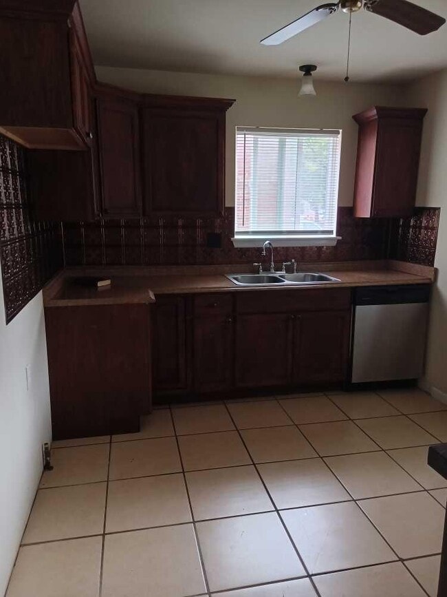 3750 Buena Vista St