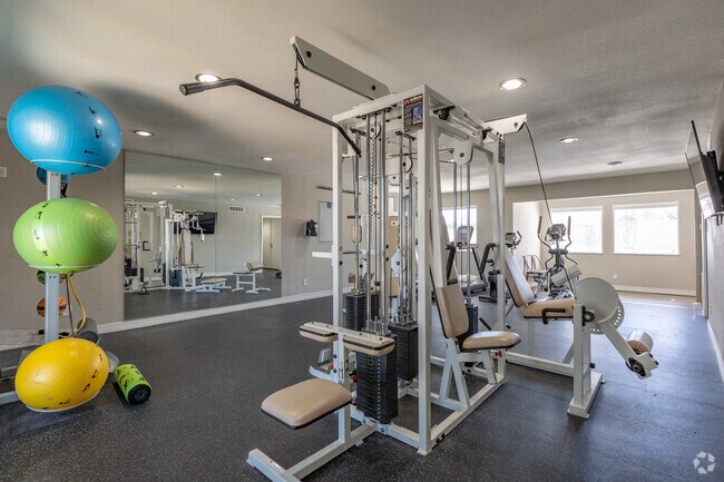 Fitness center - The Grand Hampton at Clear Lake