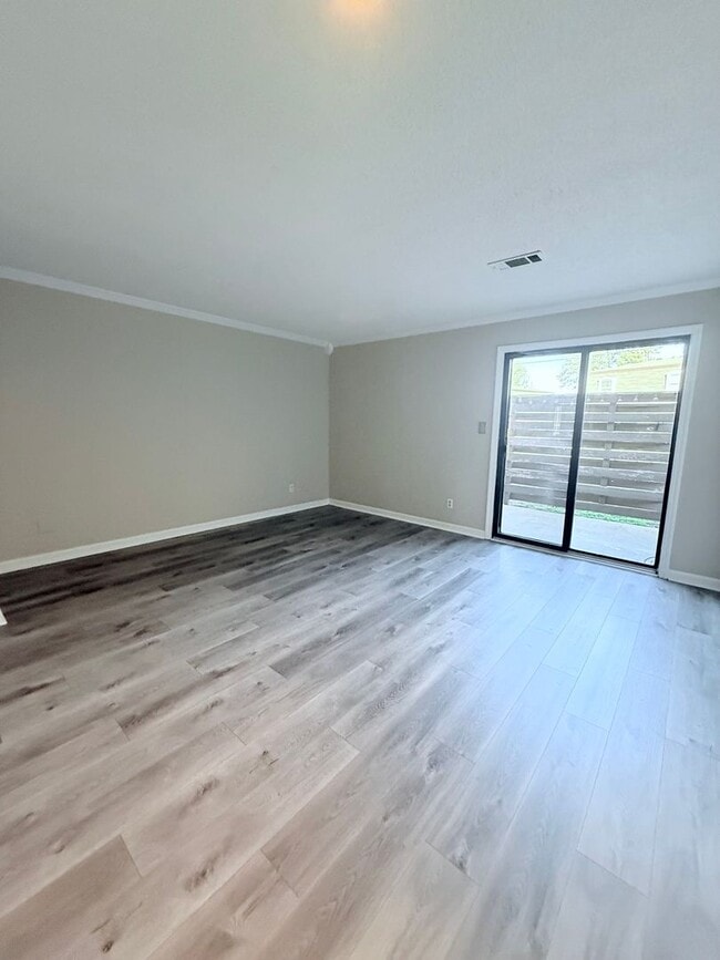 Photo - Great 2 bedroom townhome in Oakwood!