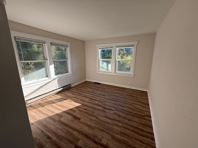 Photo - Unit with gorgeous water view in Bremerton.