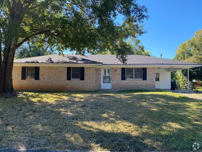 Building Photo - Green Acres Rental