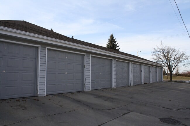 Photo - 3508 S 43rd St Unidad 2BR Condo Apt with Garage