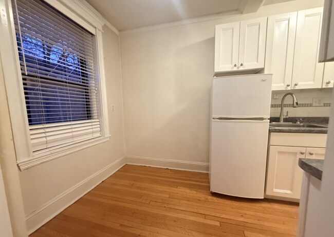 394 Riverway Unit 10