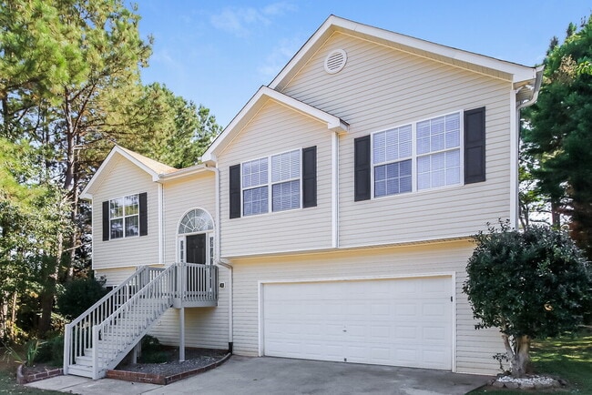 Photo - 40 Savoy Park Dr