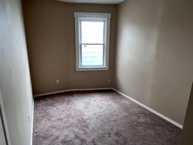 Photo - 2240 Victor St