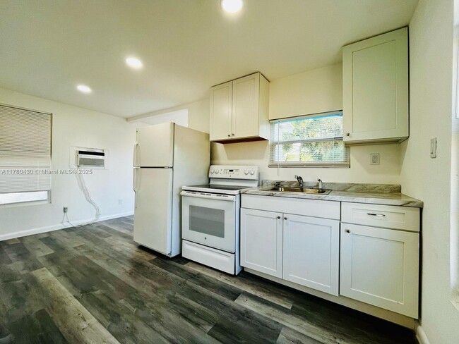 Photo - 1909 Windsor Ave Apartment Unit 1909