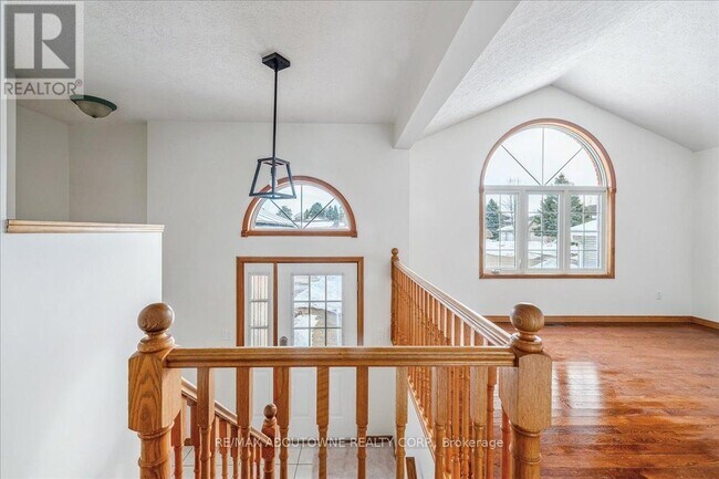 Photo - 82 Whitlaw Way