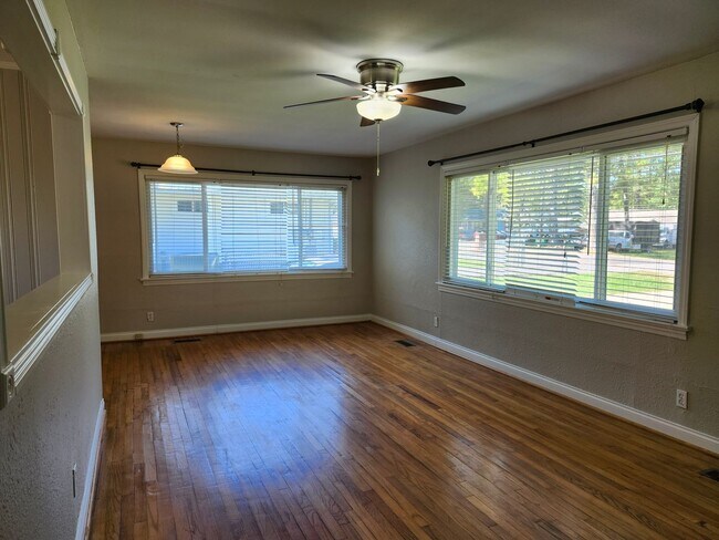 Photo - 3 bedroom 2 bath home located in Brainerd TN