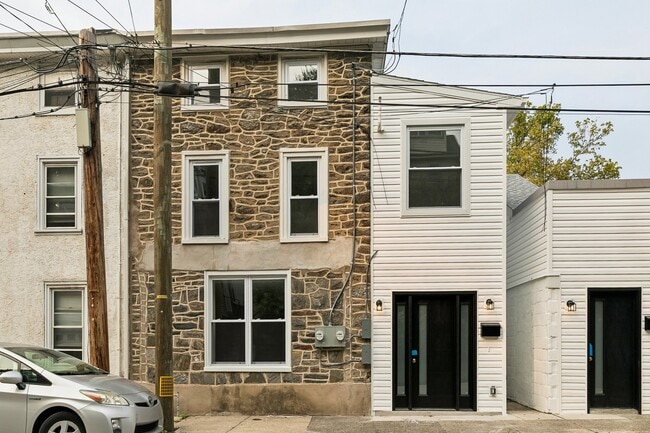 Building Photo - 17 Jefferson St Unit A