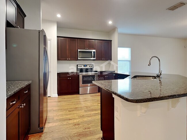 Photo - 8184 Radican Rd