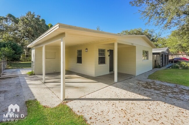 Photo - 1505 E Genesee St