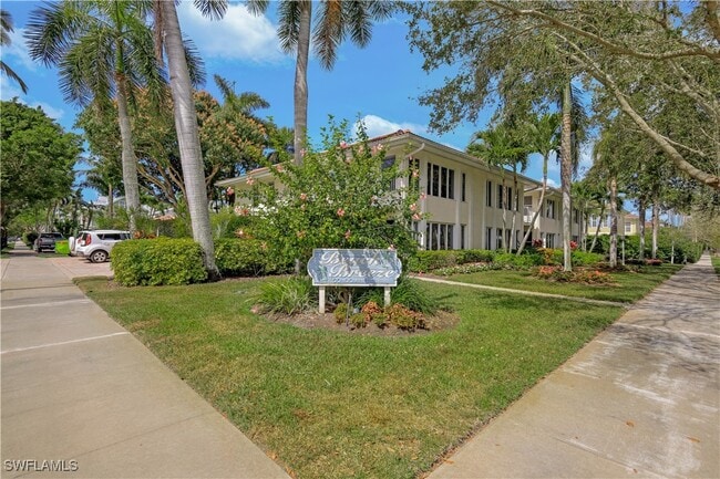 Photo - 290 4th St S Unidad 202