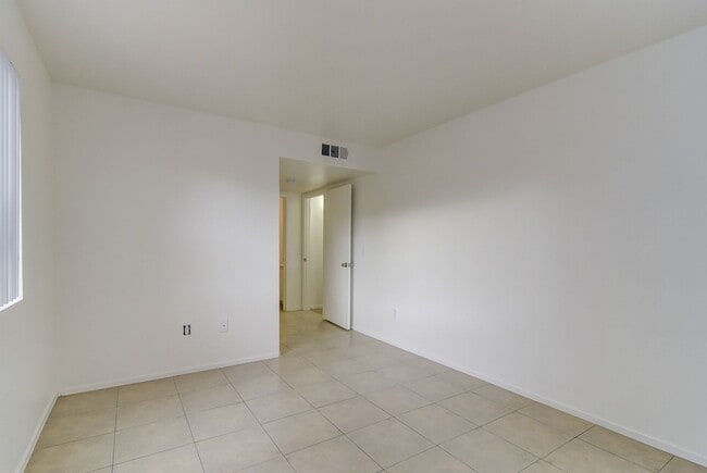 Building Photo - Rebecca Raiter Avenue #101, Las Vegas, NV ... Rental