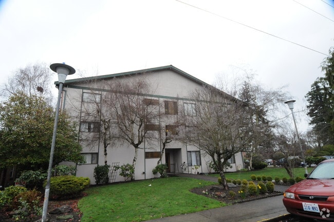 Oliver Apartments